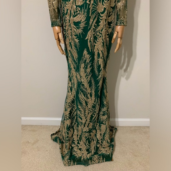 Green Chiffon and Gold Glitter Pattern with Belt - Picture 8 of 17